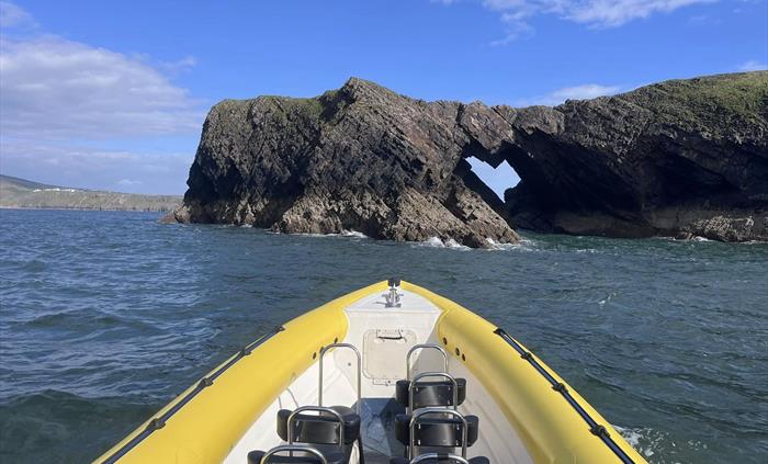 Sea Serpent in front of Devil's Bridge, Worm's Head